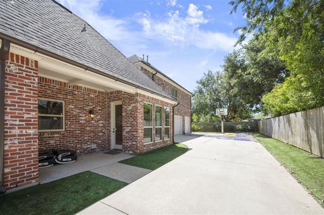 19204 Bellerive Court, Baton Rouge, LA 70809