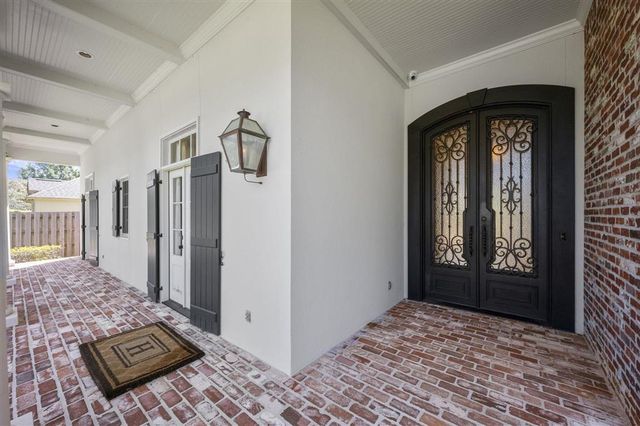 19204 Bellerive Court, Baton Rouge, LA 70809