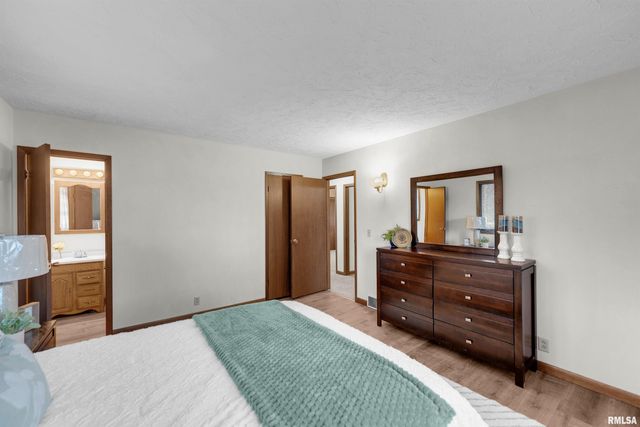 209 LAKE VIEW Court, Colona, IL 61241