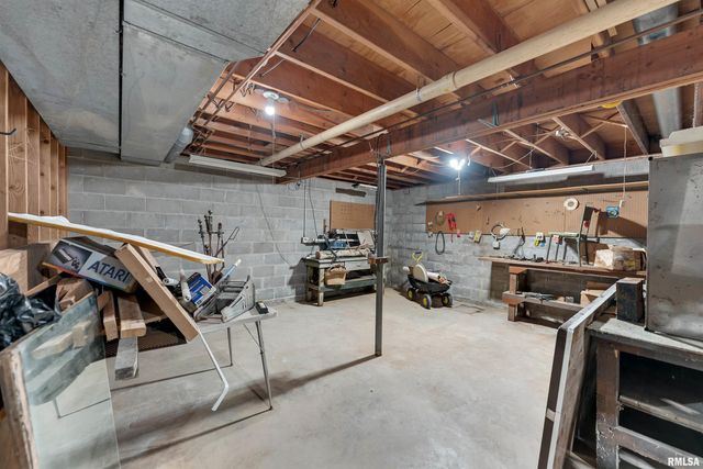 209 LAKE VIEW Court, Colona, IL 61241