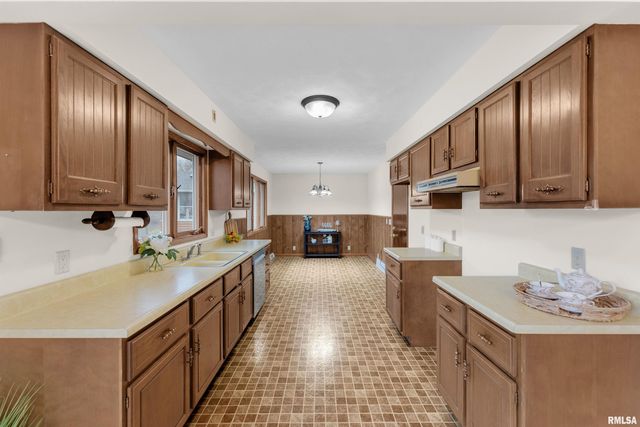 209 LAKE VIEW Court, Colona, IL 61241