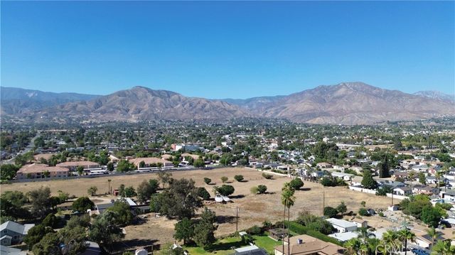 7556 Villa Ave, Highland, CA 92346