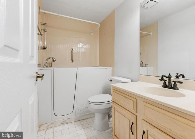 903 GINGER CT, Mount Laurel, NJ 08054