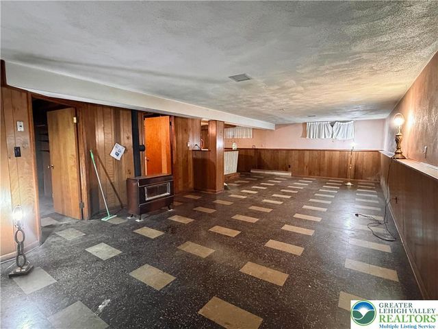 826 Whittier Drive, Allentown City, PA 18103