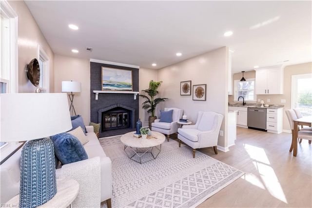 102 Phoenix CIR, Williamsburg, VA 23188