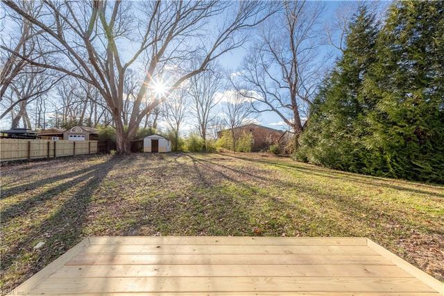 102 Phoenix CIR, Williamsburg, VA 23188