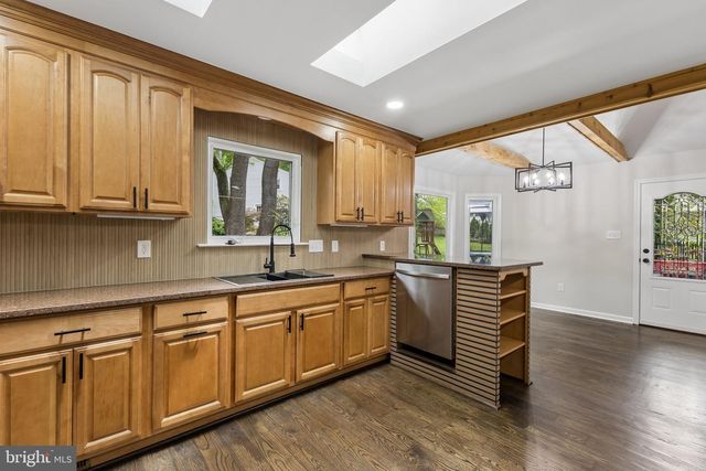 16202 EDGEWOOD DR, Dumfries, VA 22025