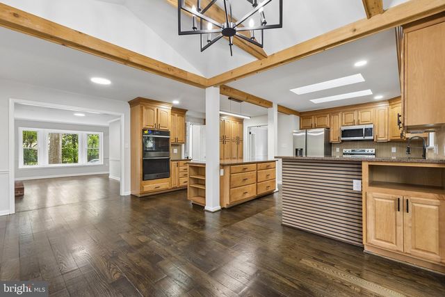 16202 EDGEWOOD DR, Dumfries, VA 22025