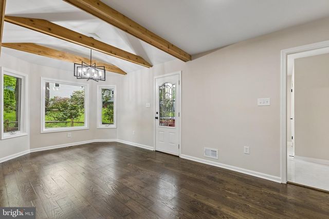 16202 EDGEWOOD DR, Dumfries, VA 22025