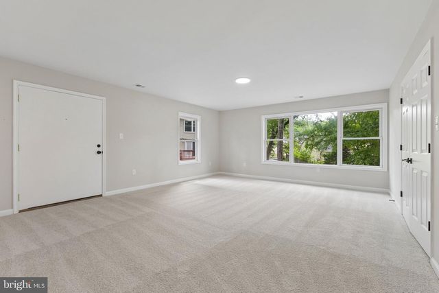 16202 EDGEWOOD DR, Dumfries, VA 22025