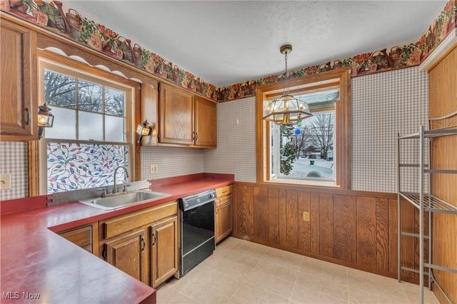 141 Eastbrook Drive, Euclid, OH 44132