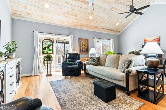 18 Shady Grove Lane, Blue Ridge, GA 30513