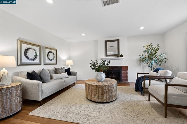 2149 Morello Ave, Pleasant Hill, CA 94523