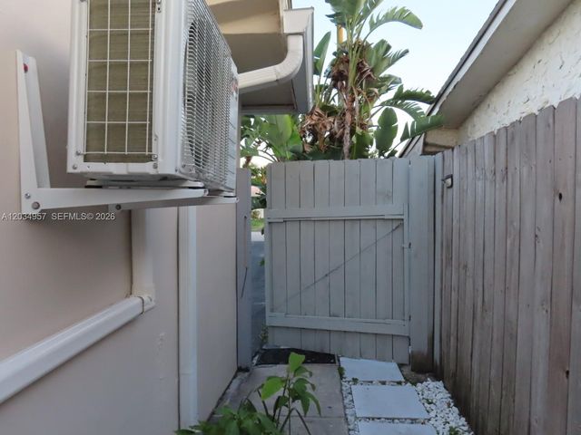 8571 NW 11th St REAR, Pembroke Pines, FL 33024
