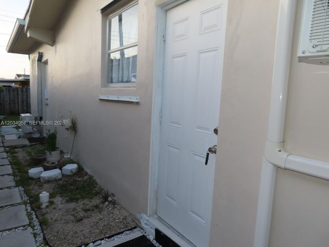 8571 NW 11th St REAR, Pembroke Pines, FL 33024