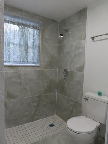 8571 NW 11th St REAR, Pembroke Pines, FL 33024