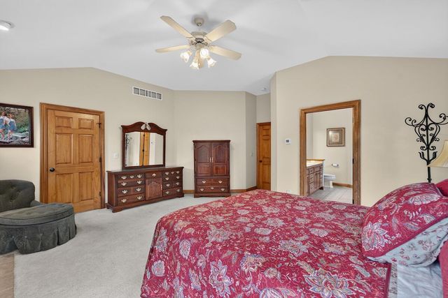 W162N7406 Tamarack TRAIL, Menomonee Falls, WI 53051