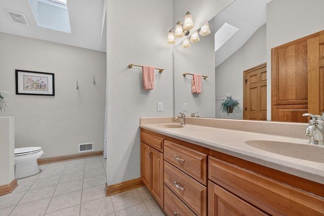 W162N7406 Tamarack TRAIL, Menomonee Falls, WI 53051