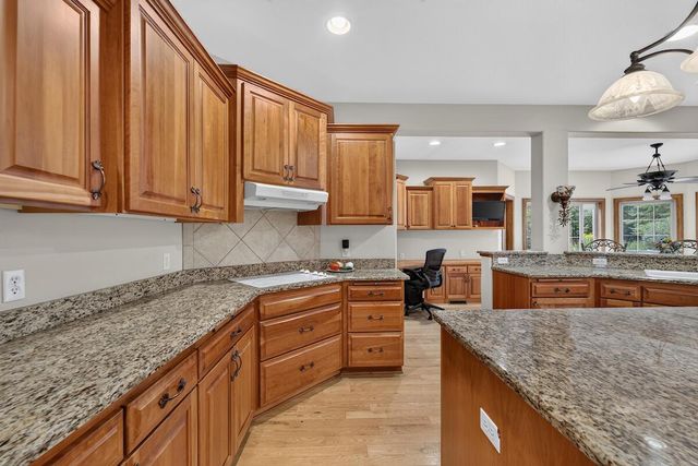 W162N7406 Tamarack TRAIL, Menomonee Falls, WI 53051