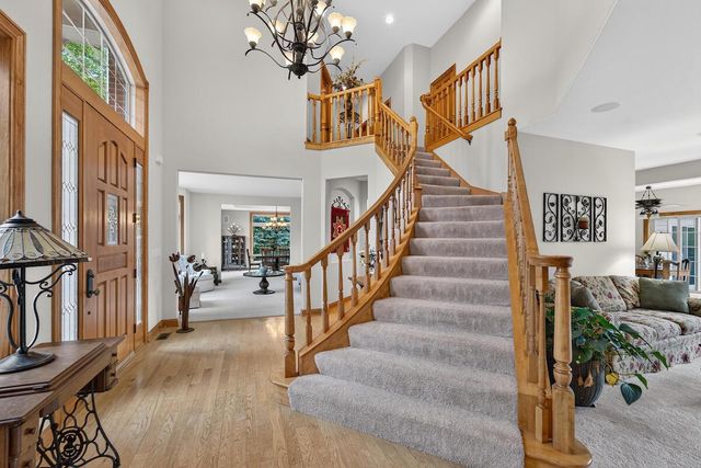 W162N7406 Tamarack TRAIL, Menomonee Falls, WI 53051