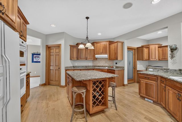 W162N7406 Tamarack TRAIL, Menomonee Falls, WI 53051