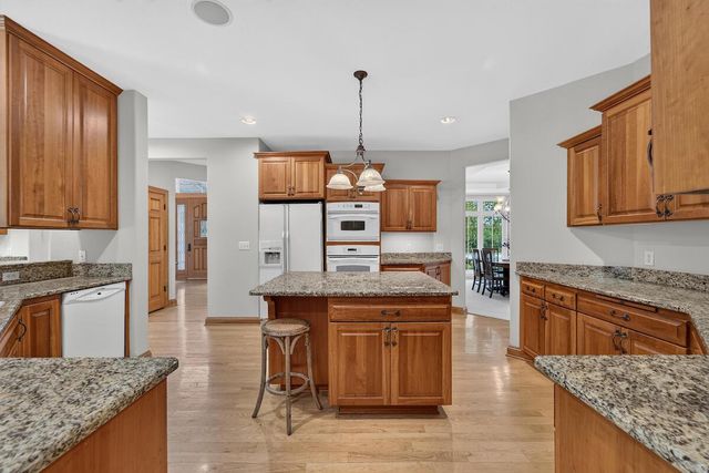 W162N7406 Tamarack TRAIL, Menomonee Falls, WI 53051