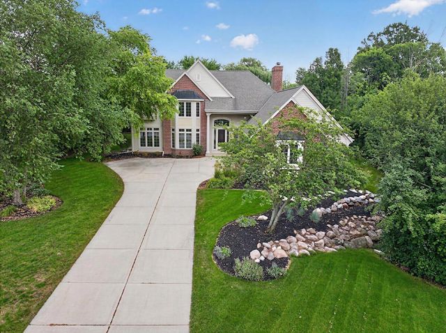 W162N7406 Tamarack TRAIL, Menomonee Falls, WI 53051