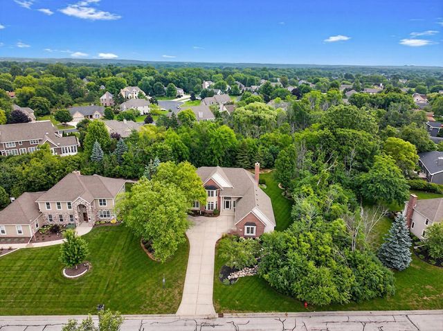 W162N7406 Tamarack TRAIL, Menomonee Falls, WI 53051
