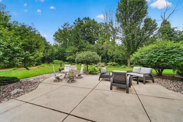 W162N7406 Tamarack TRAIL, Menomonee Falls, WI 53051