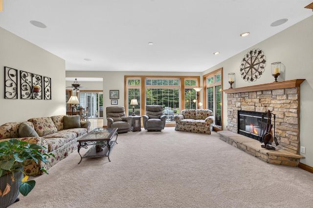 W162N7406 Tamarack TRAIL, Menomonee Falls, WI 53051