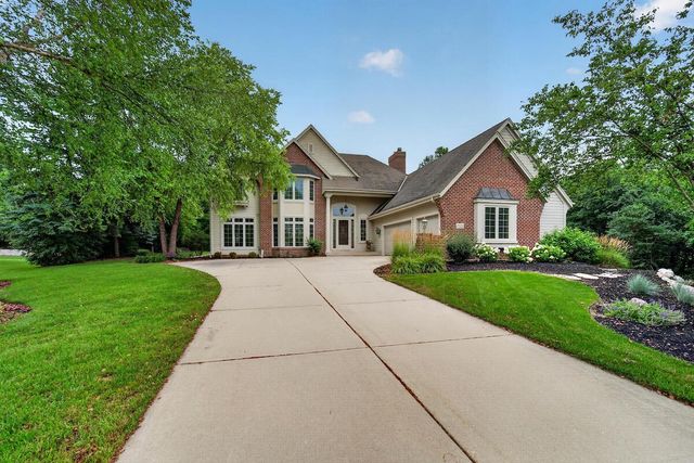 W162N7406 Tamarack TRAIL, Menomonee Falls, WI 53051