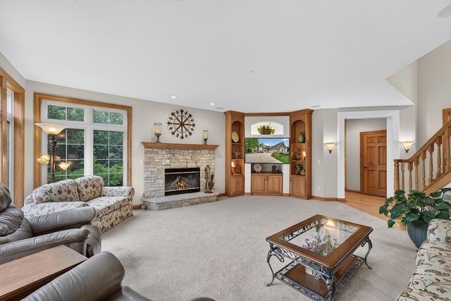 W162N7406 Tamarack TRAIL, Menomonee Falls, WI 53051
