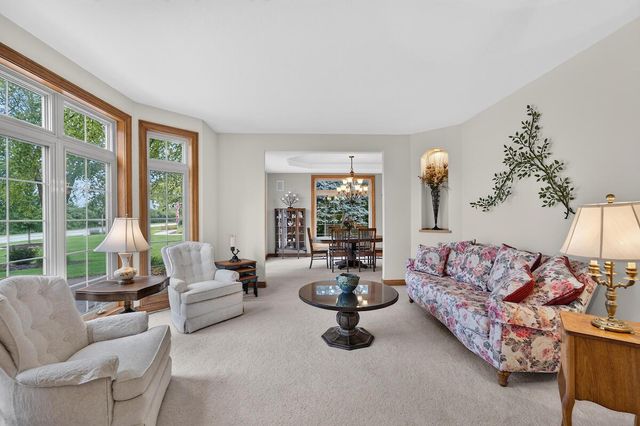 W162N7406 Tamarack TRAIL, Menomonee Falls, WI 53051