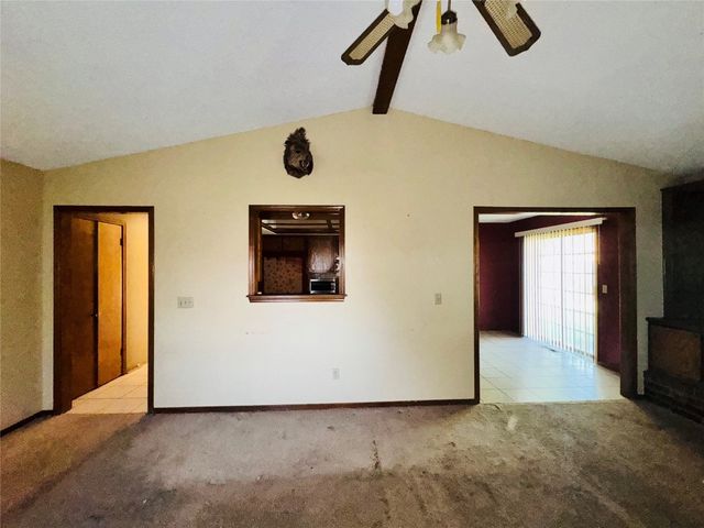 100 N Rockypoint Drive, Edmond, OK 73003
