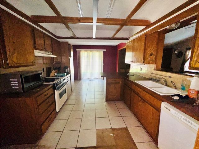 100 N Rockypoint Drive, Edmond, OK 73003