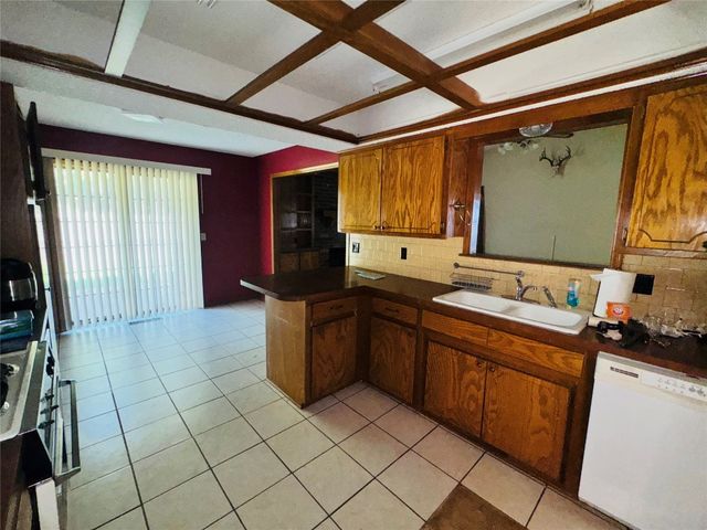 100 N Rockypoint Drive, Edmond, OK 73003