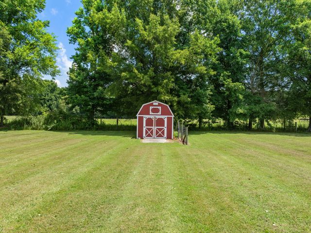 41 Harding Rd, Leoma, TN 38468