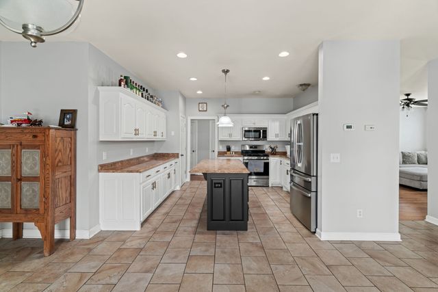 41 Harding Rd, Leoma, TN 38468