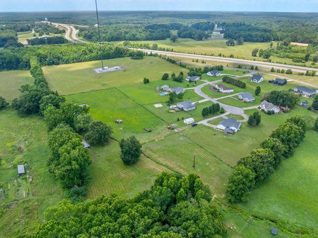 41 Harding Rd, Leoma, TN 38468
