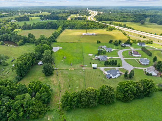 41 Harding Rd, Leoma, TN 38468