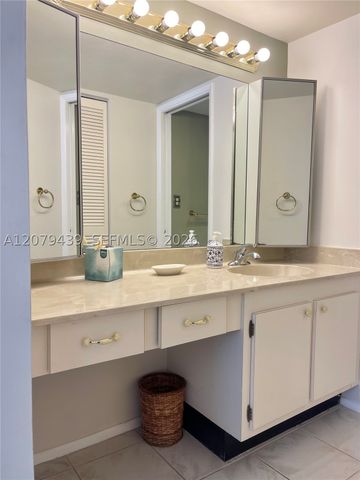 1901 Brickell Ave B506, Miami, FL 33129