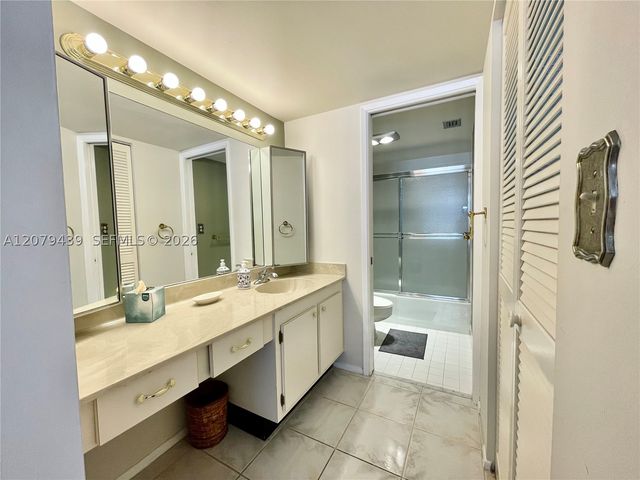 1901 Brickell Ave B506, Miami, FL 33129