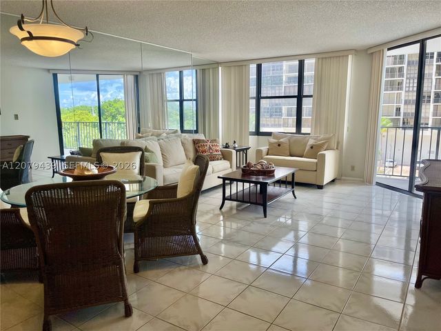 1901 Brickell Ave B506, Miami, FL 33129