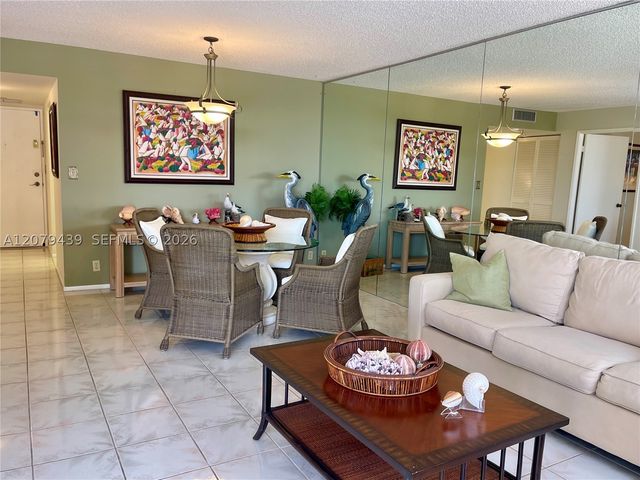 1901 Brickell Ave B506, Miami, FL 33129