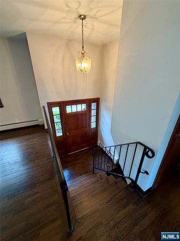 54 Franklin Avenue, Saddle Brook, NJ 07663