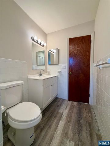 54 Franklin Avenue, Saddle Brook, NJ 07663