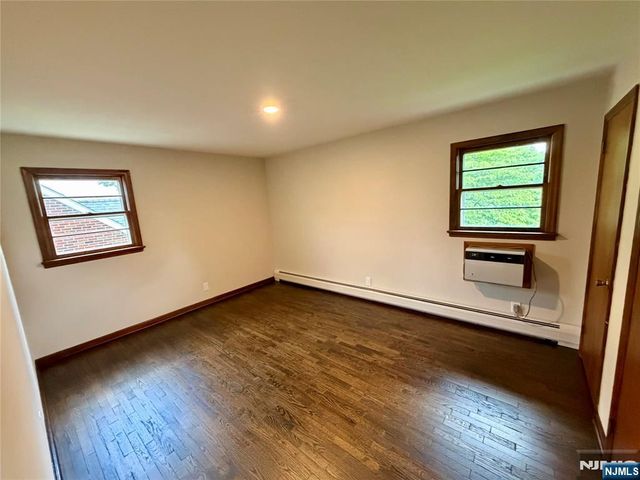 54 Franklin Avenue, Saddle Brook, NJ 07663