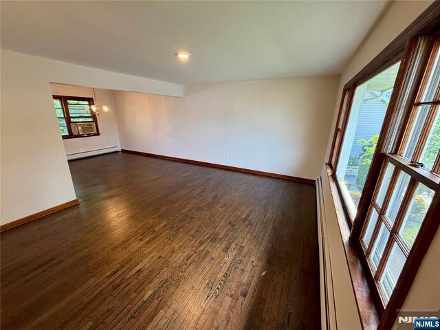 54 Franklin Avenue, Saddle Brook, NJ 07663