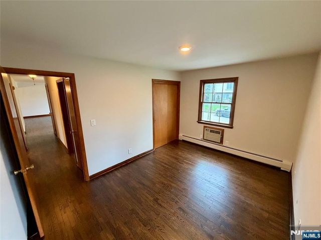 54 Franklin Avenue, Saddle Brook, NJ 07663