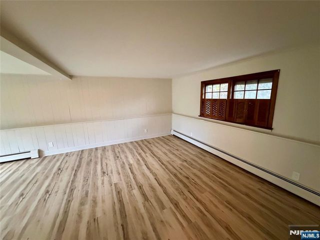 54 Franklin Avenue, Saddle Brook, NJ 07663